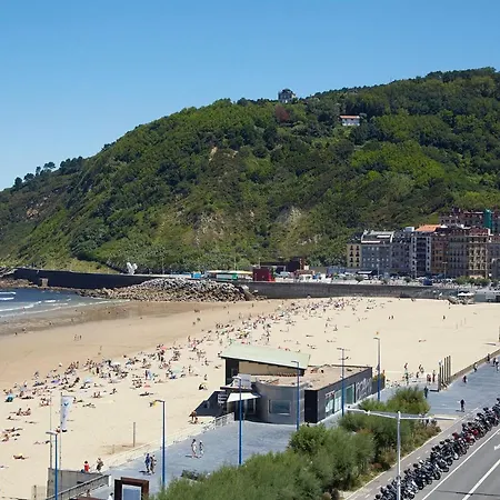 Always Easy I Zurriola Сан-Себастьян